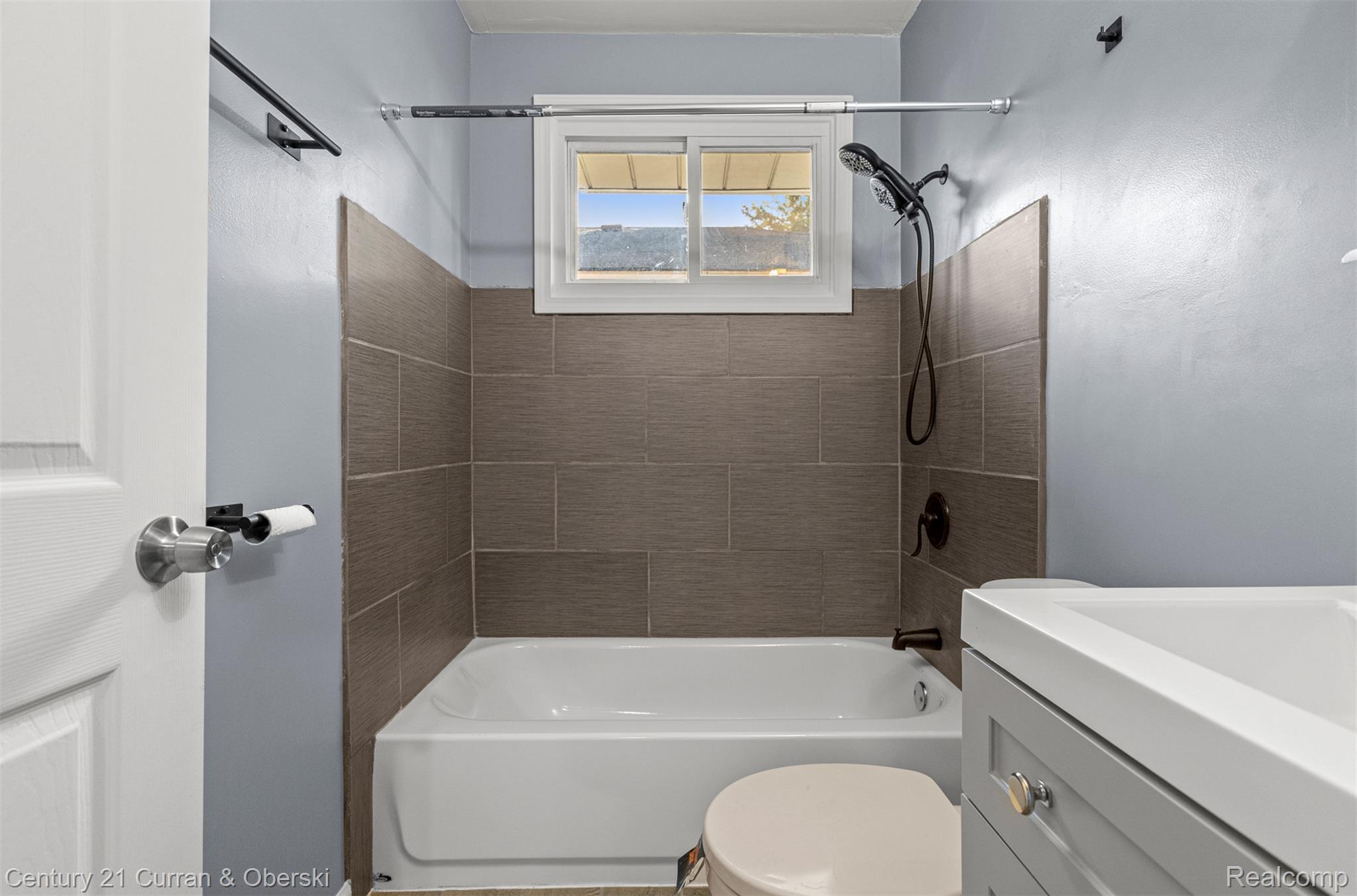 17295 Dora Street