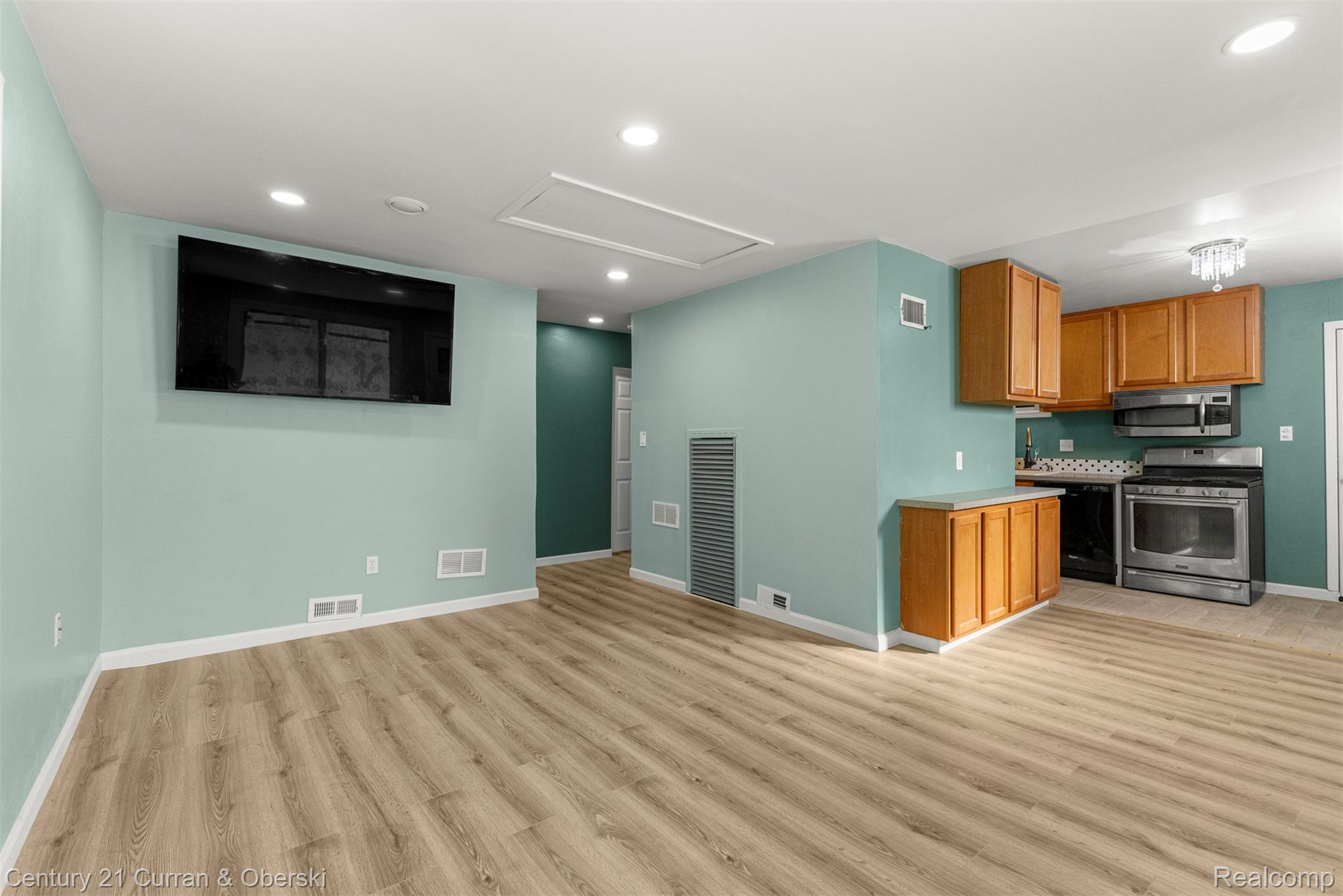 17295 Dora Street