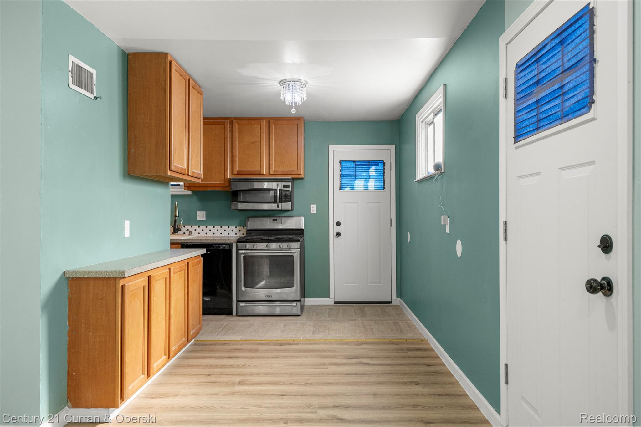 17295 Dora Street