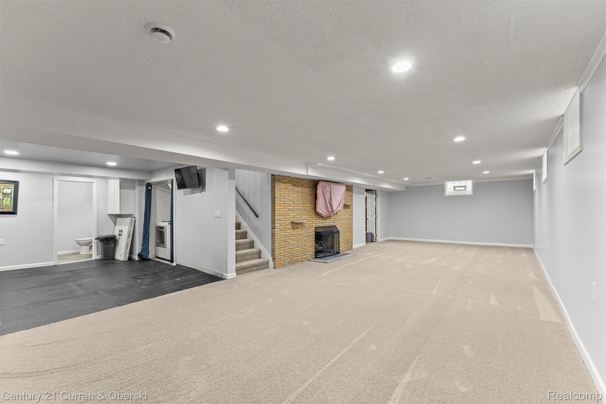 10018 Manor Avenue