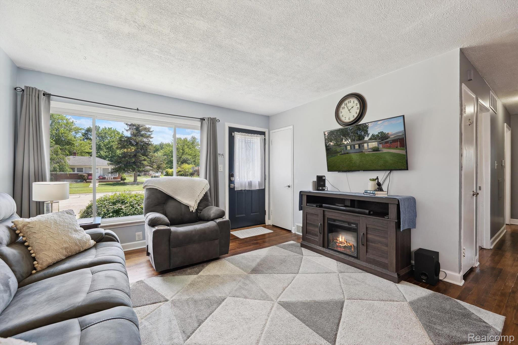 29934 Tamarack Drive