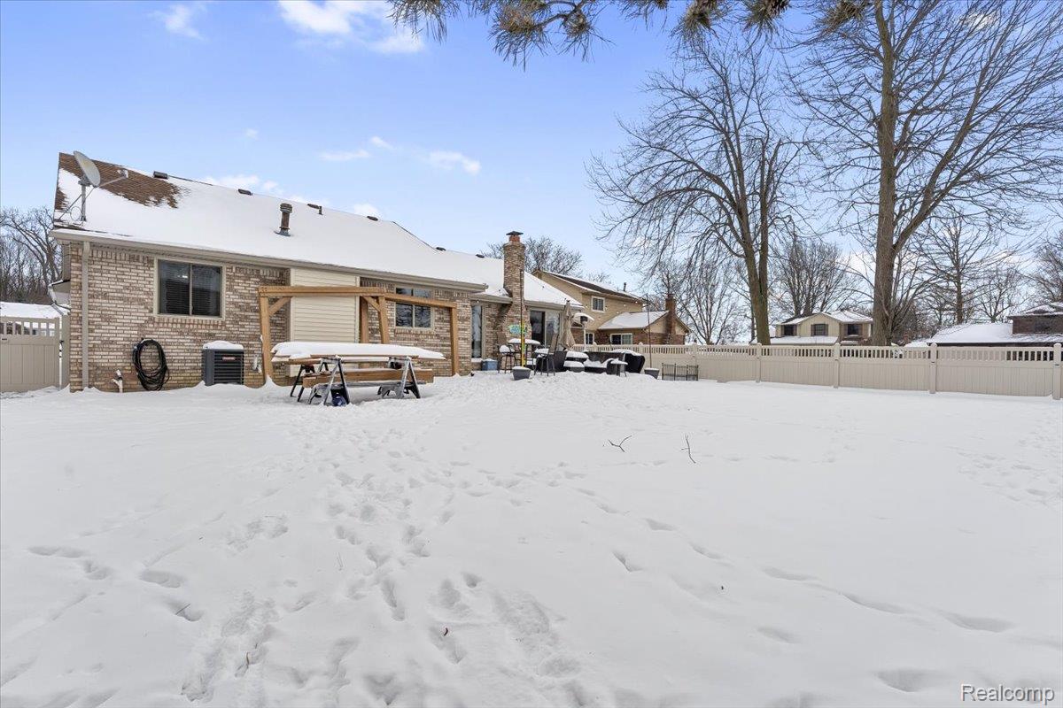 21526 E Chipmunk Trail