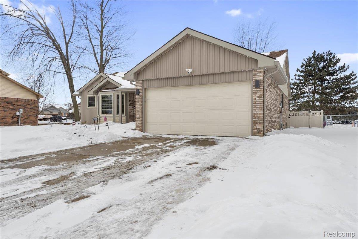 21526 E Chipmunk Trail