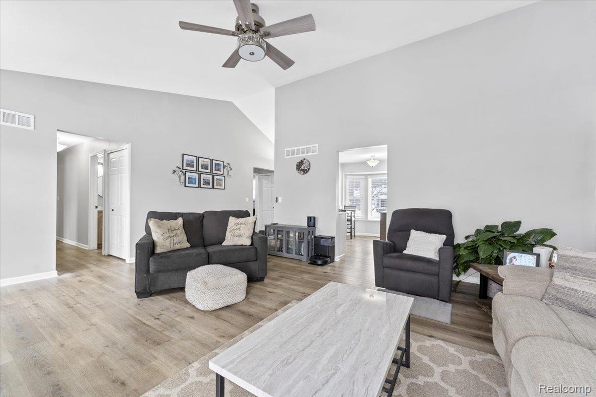 21526 E Chipmunk Trail