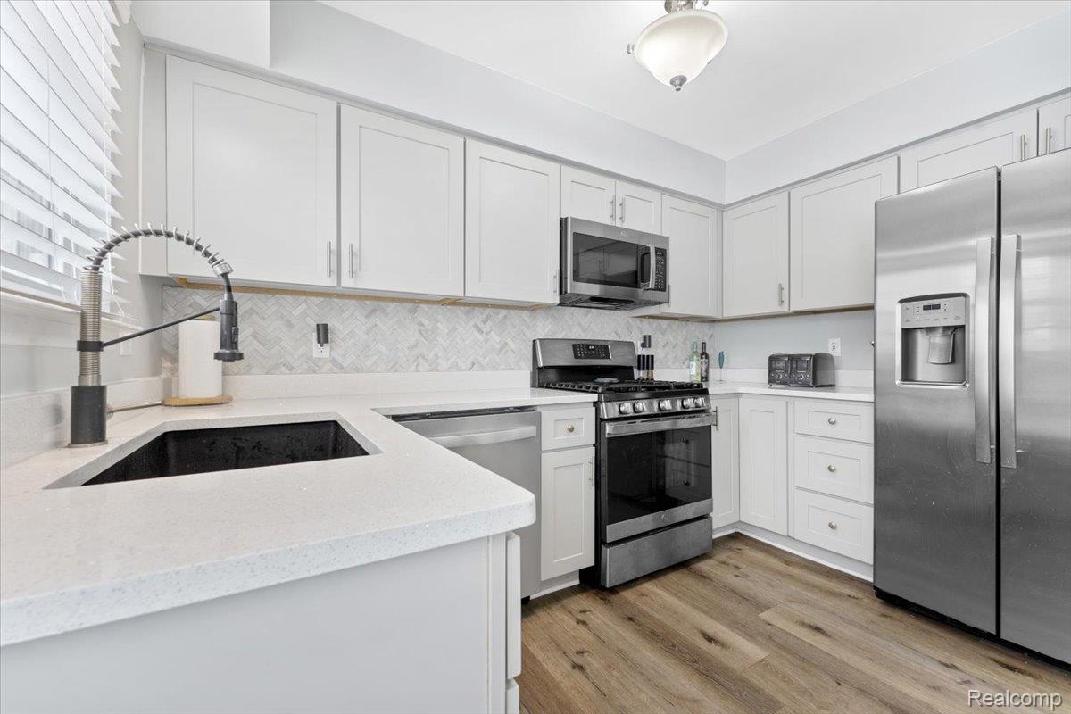21526 E Chipmunk Trail