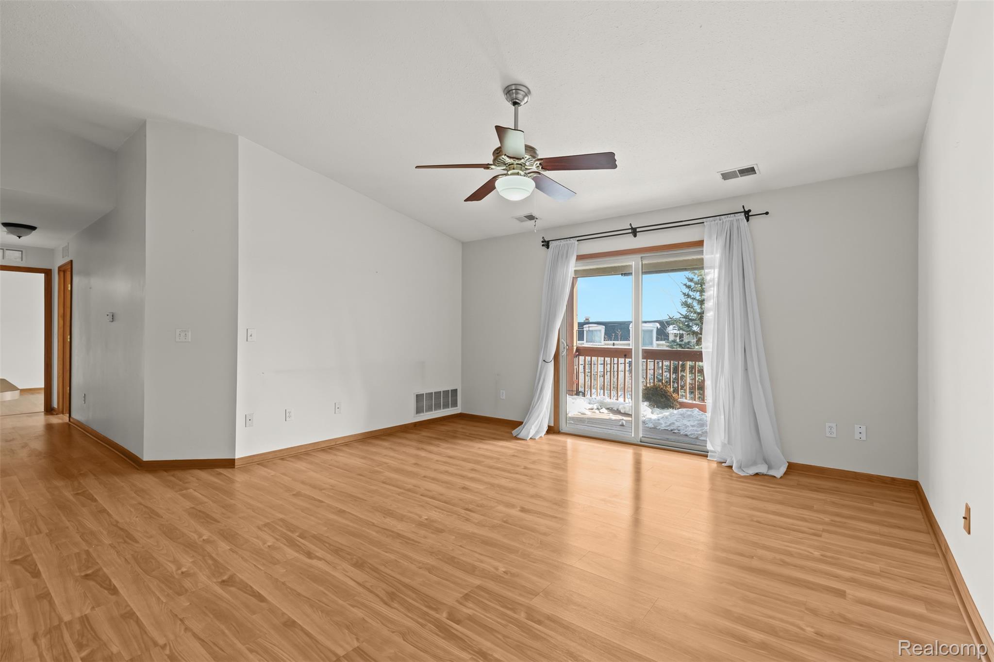 15795 Lakeside Drive 6