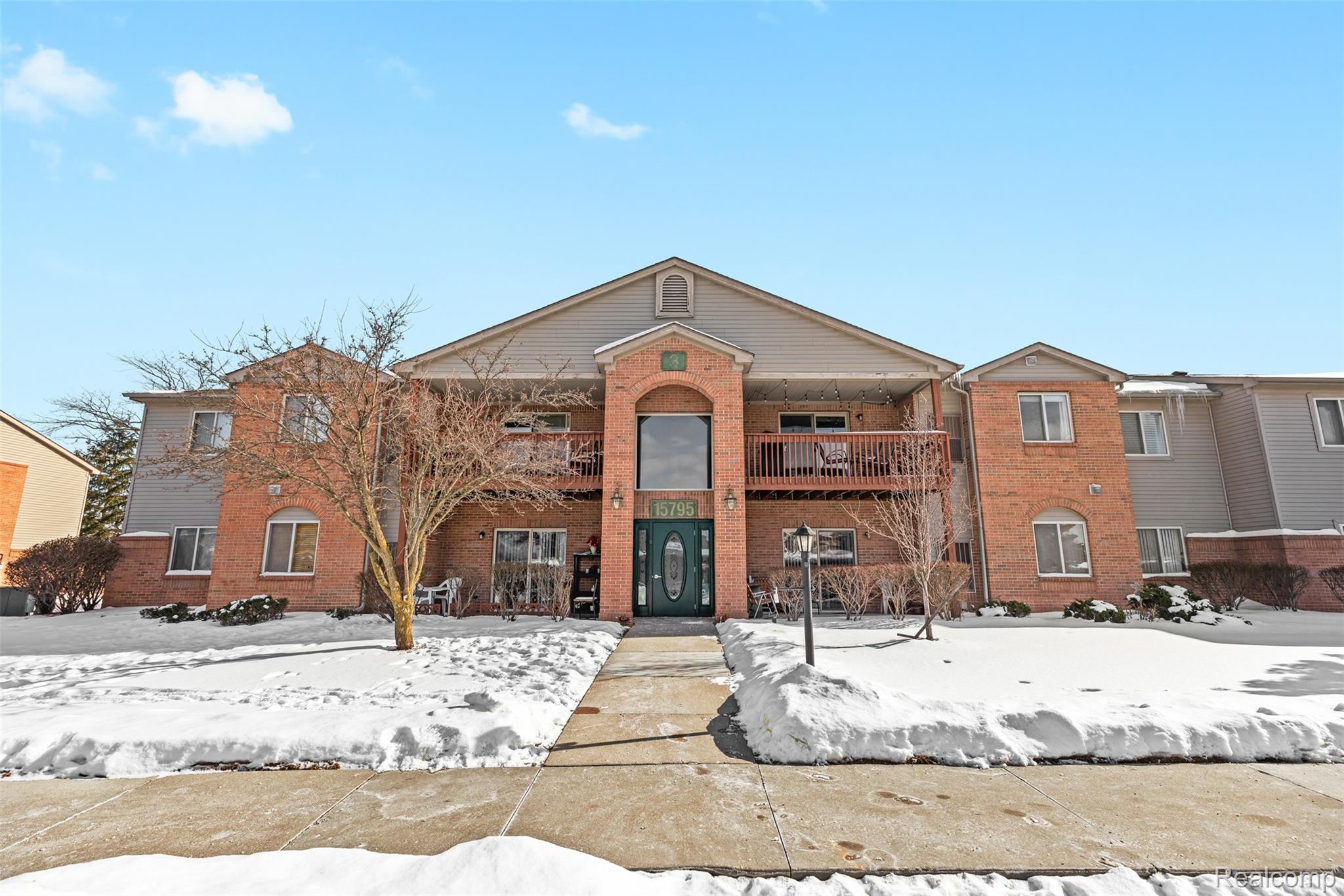 15795 Lakeside Drive 6