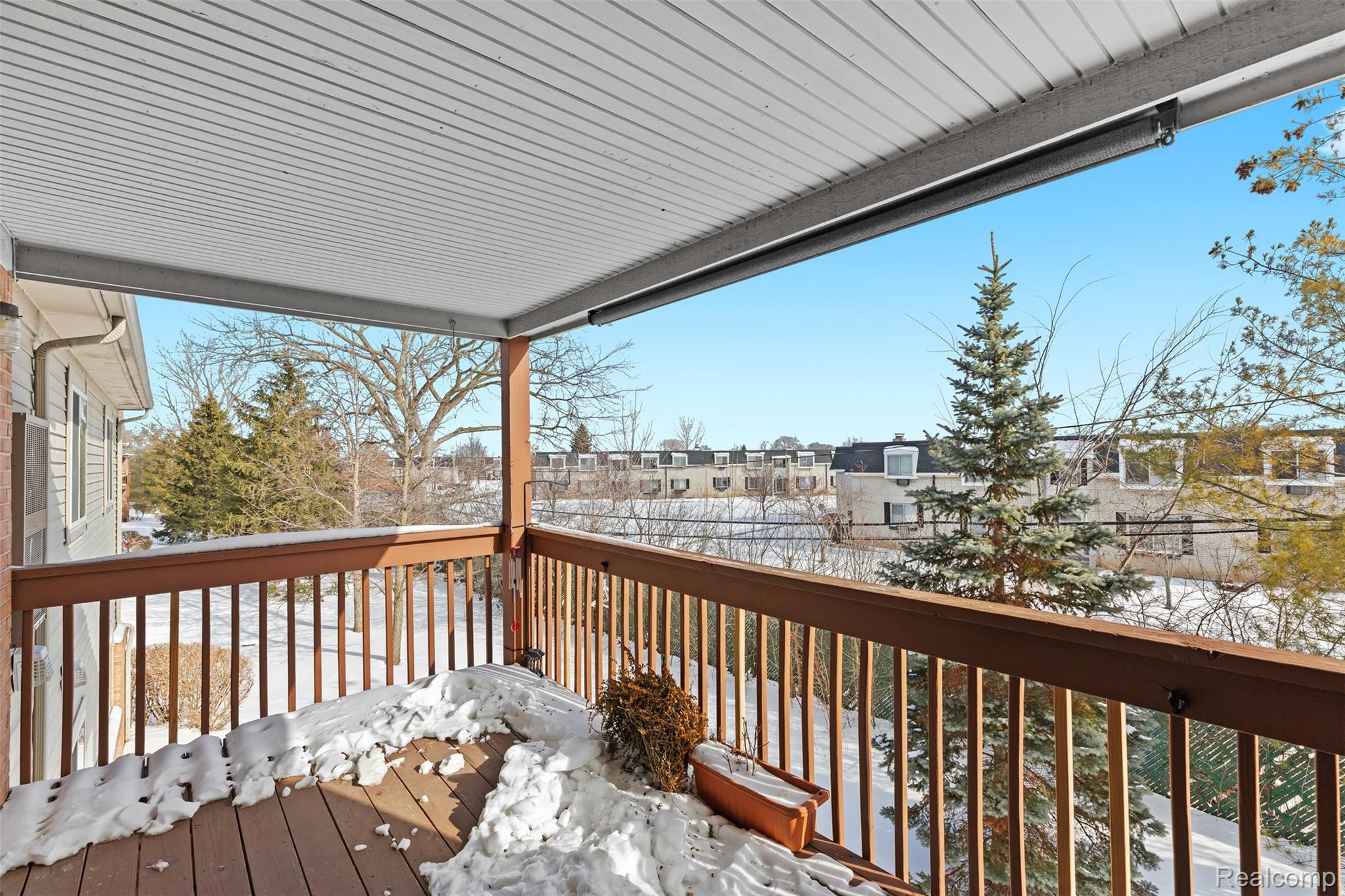 15795 Lakeside Drive 6