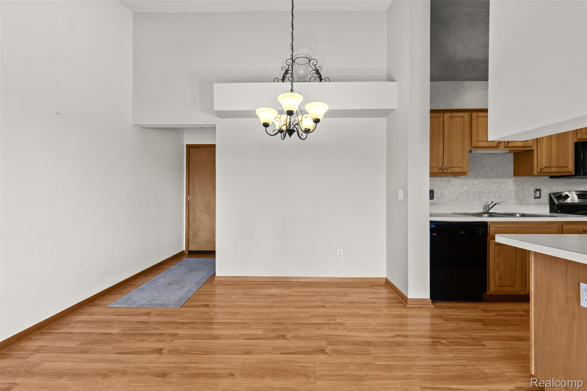 15795 Lakeside Drive 6