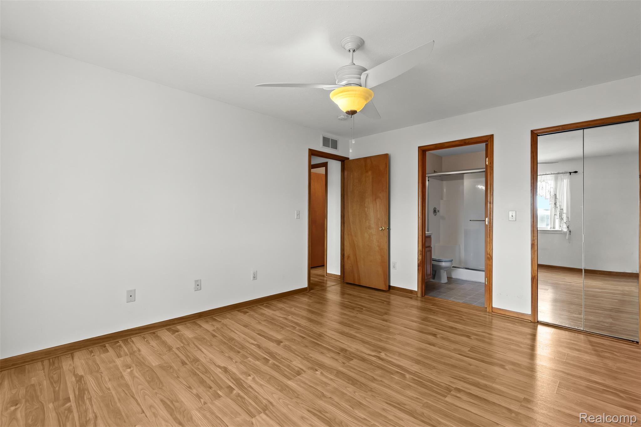 15795 Lakeside Drive 6