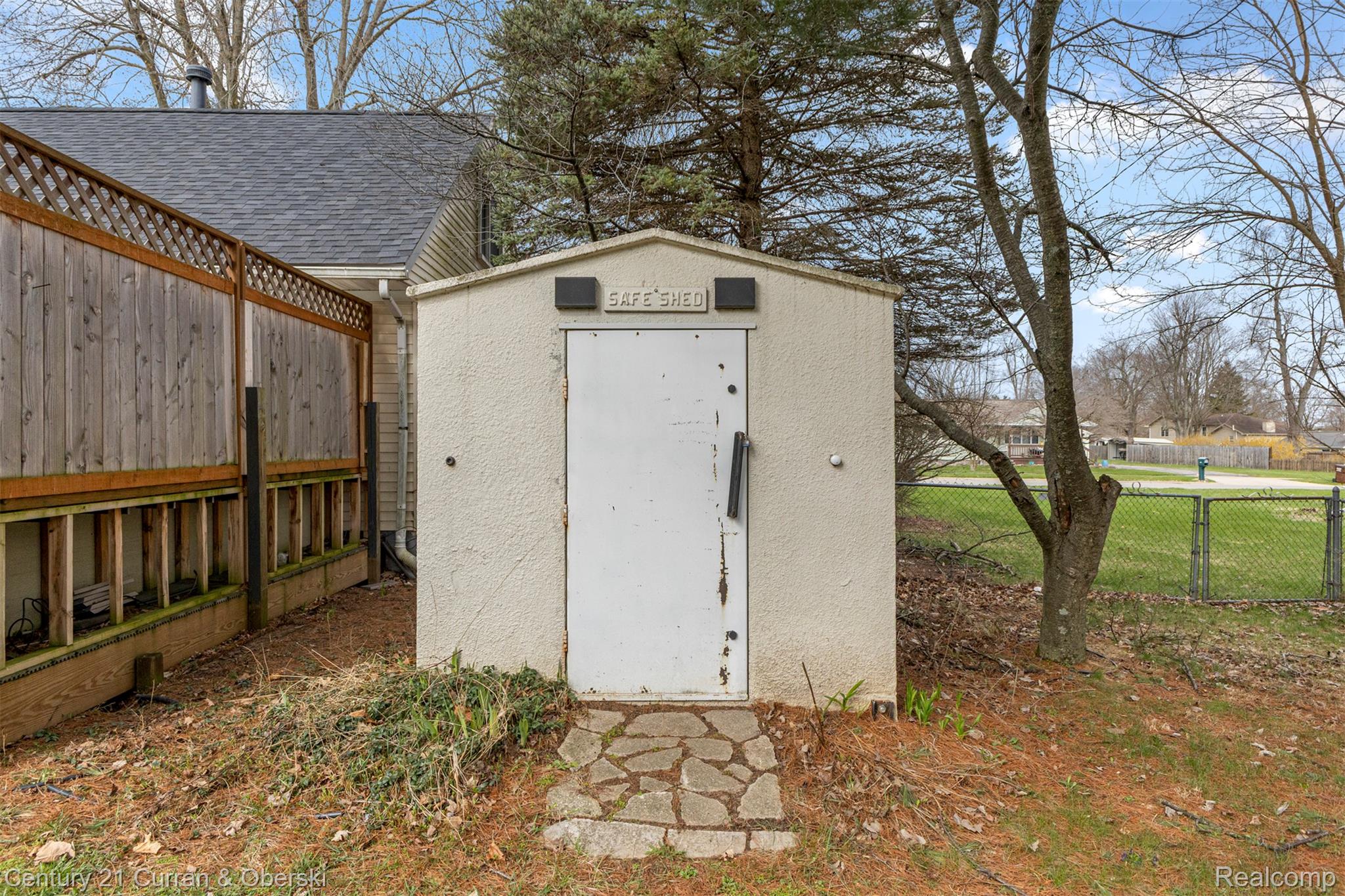502 Cairns Street