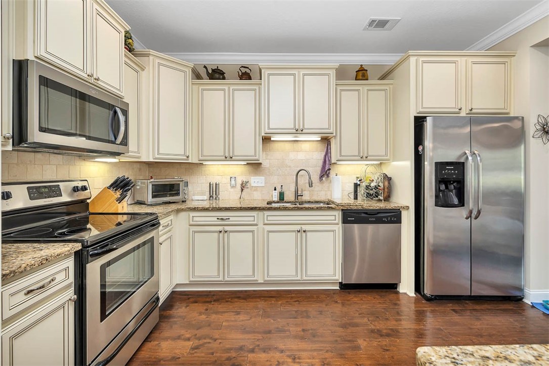 1204 Reserve Lane