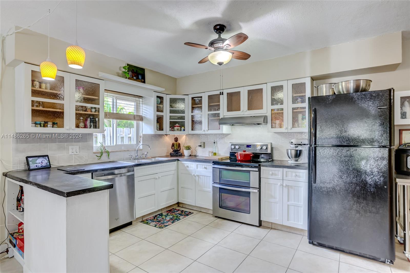 1750 NE 49th St