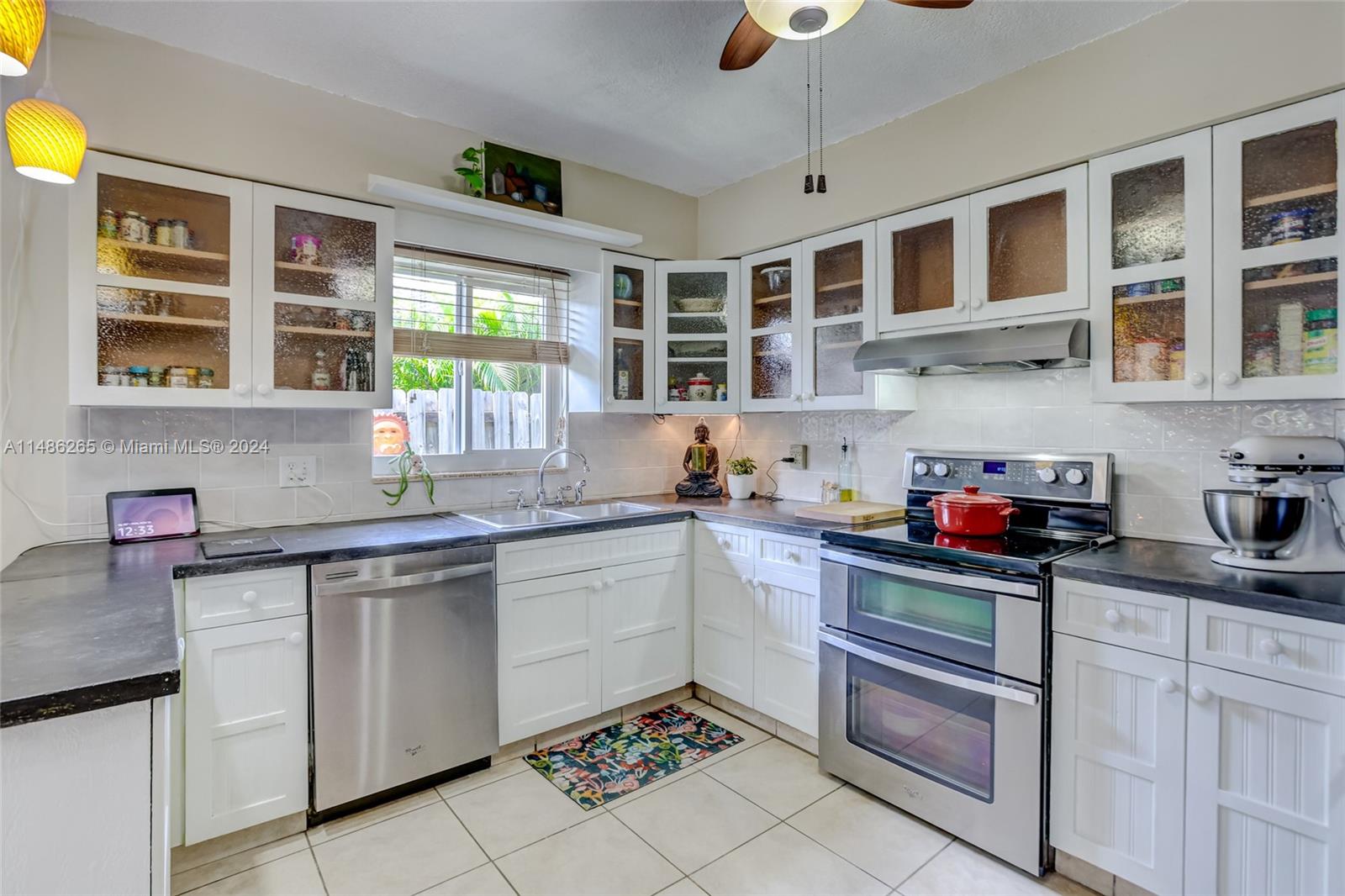 1750 NE 49th St