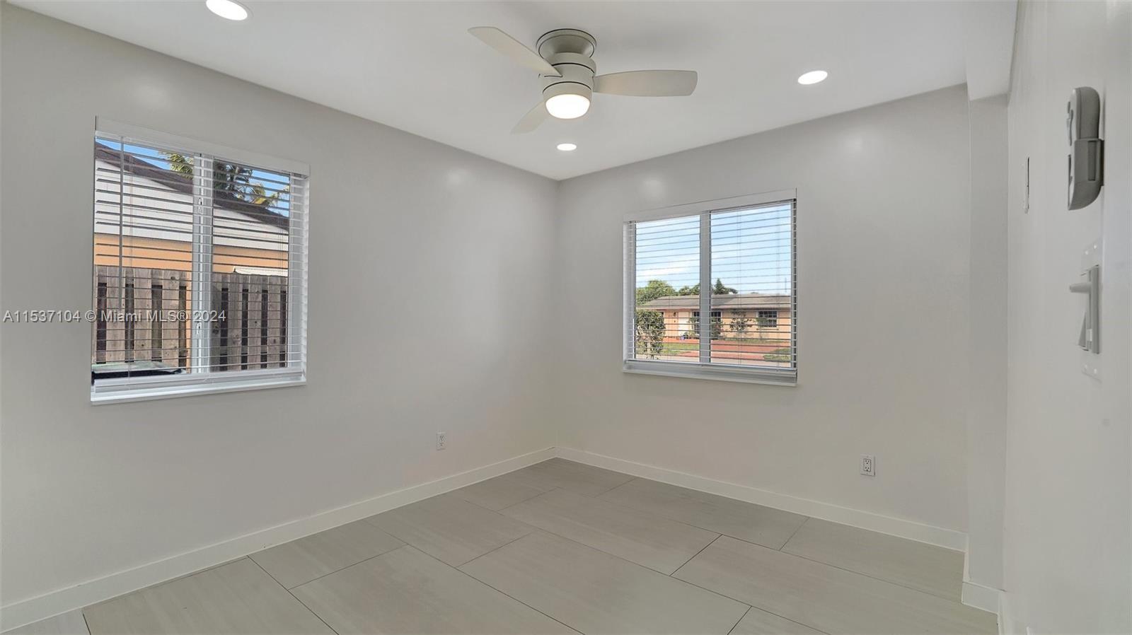 1621 SW 47th Ter