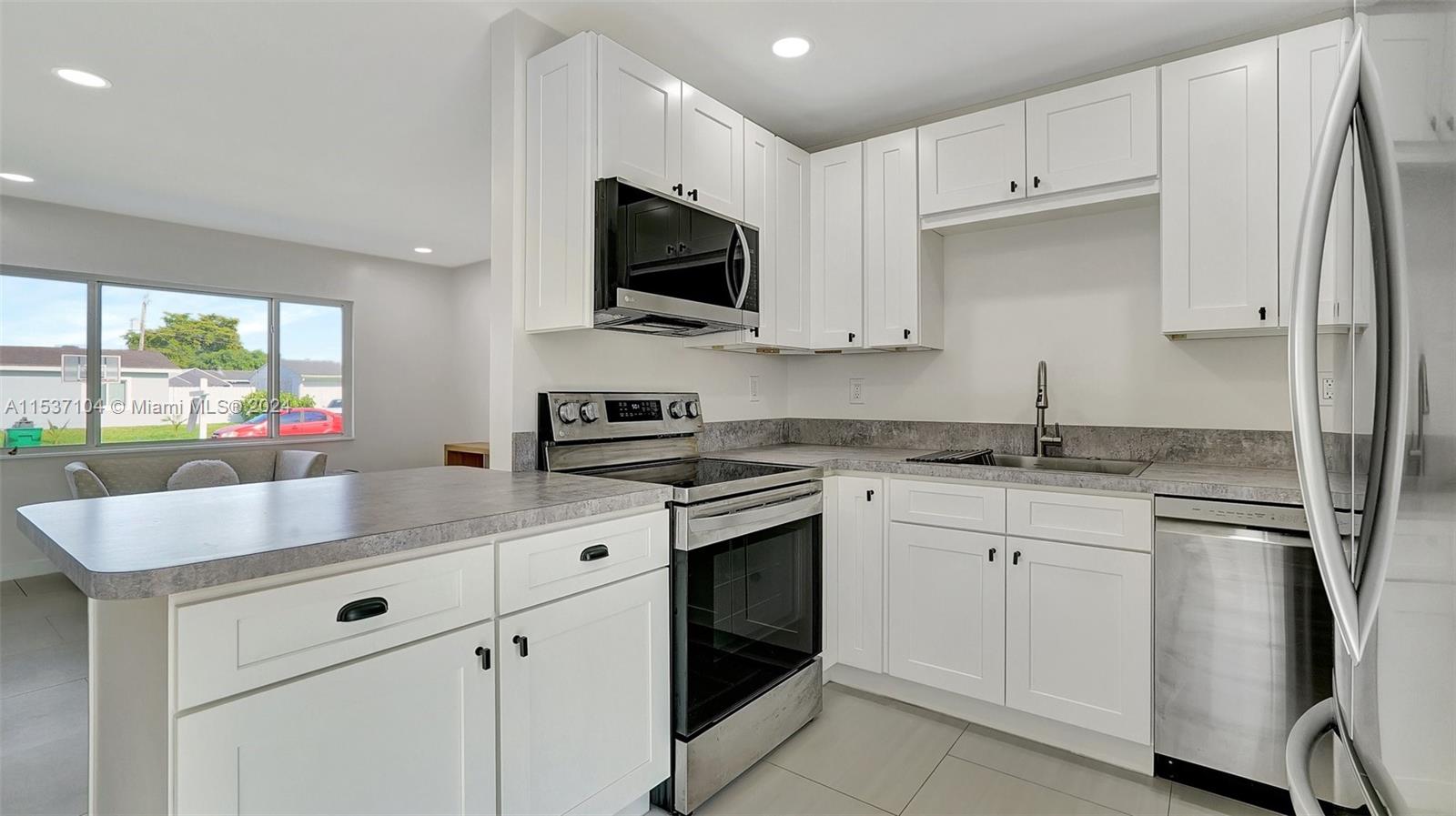 1621 SW 47th Ter