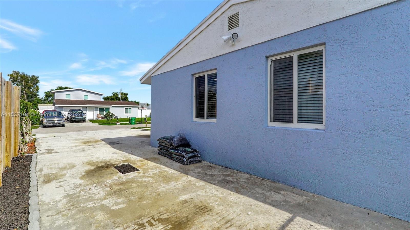 1621 SW 47th Ter