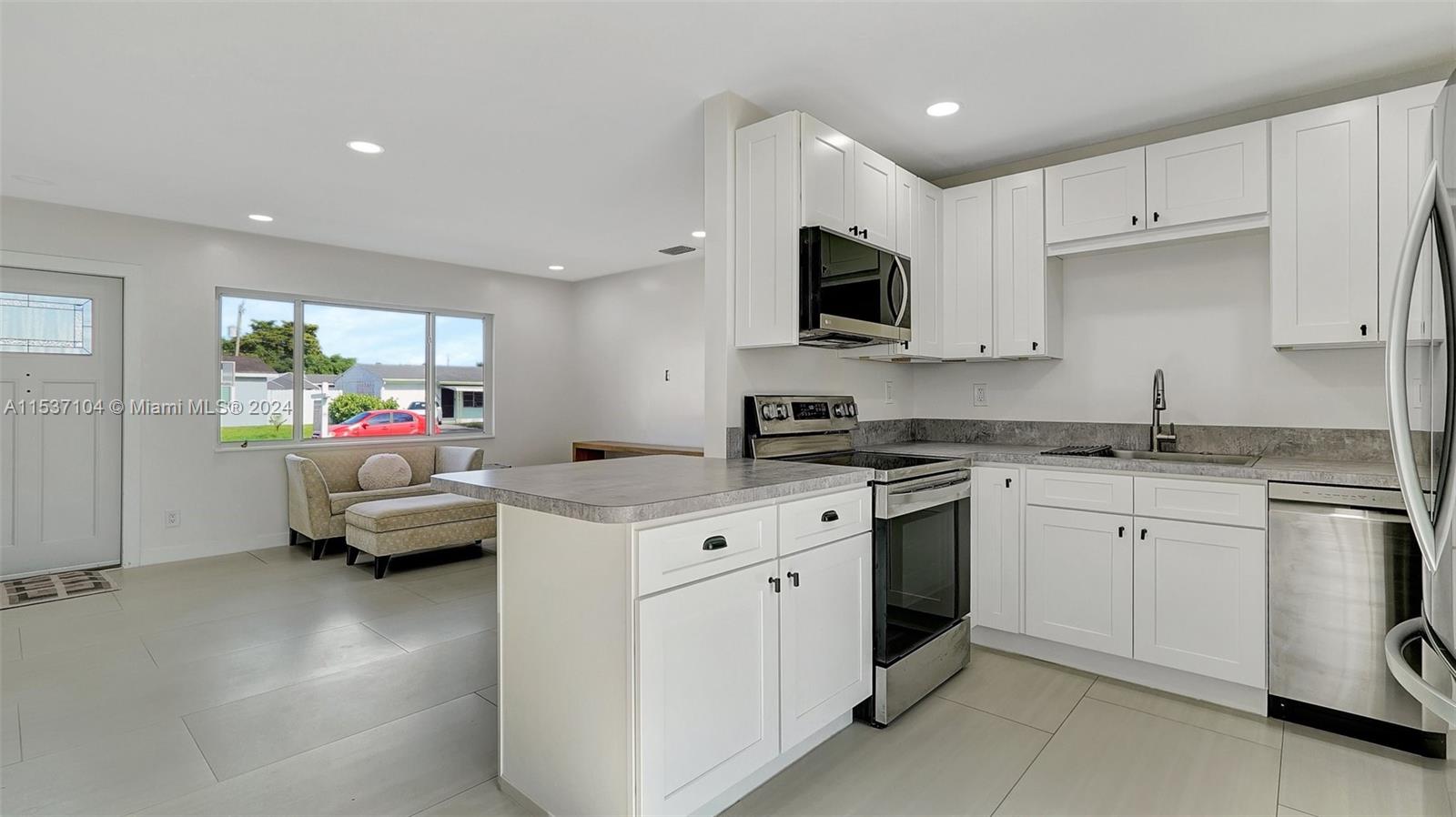 1621 SW 47th Ter