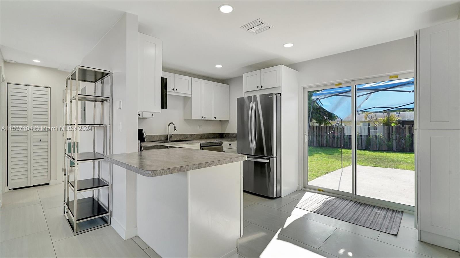 1621 SW 47th Ter