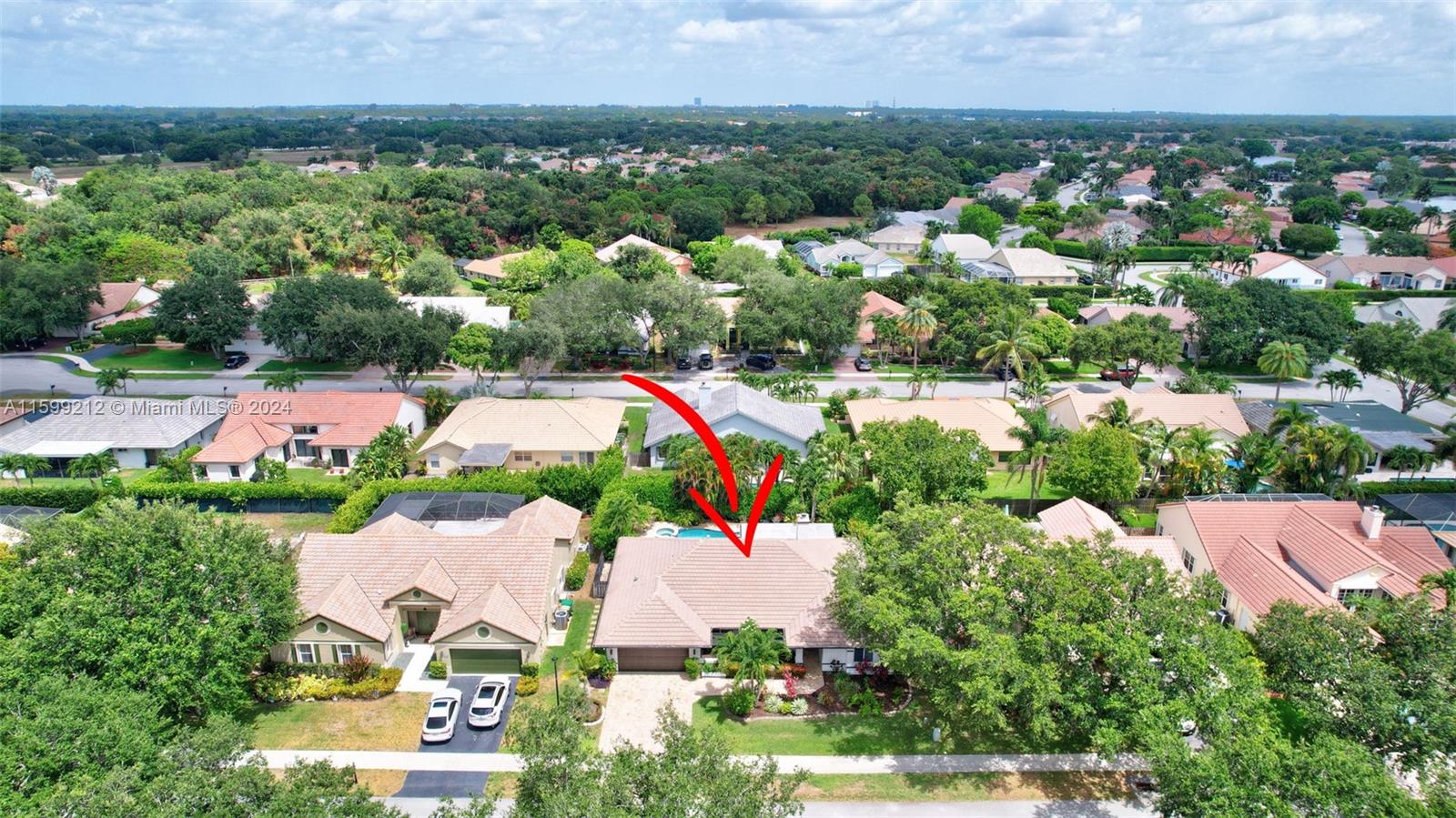 2881 Hidden Hollow Ln