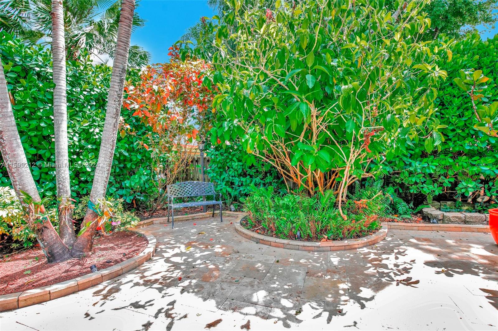 2881 Hidden Hollow Ln