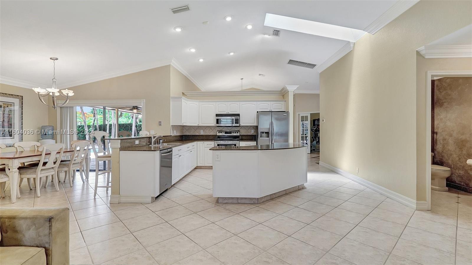 9324 NW 10th St