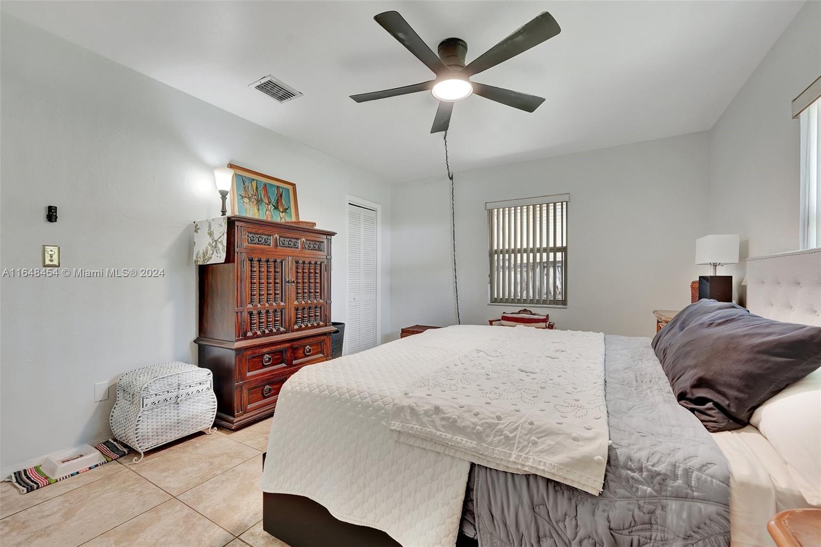 1114 NE 17th Way