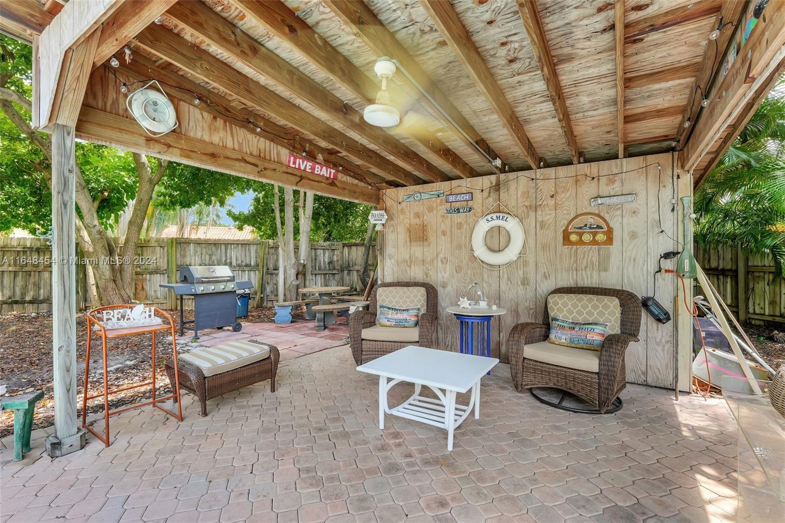 1114 NE 17th Way
