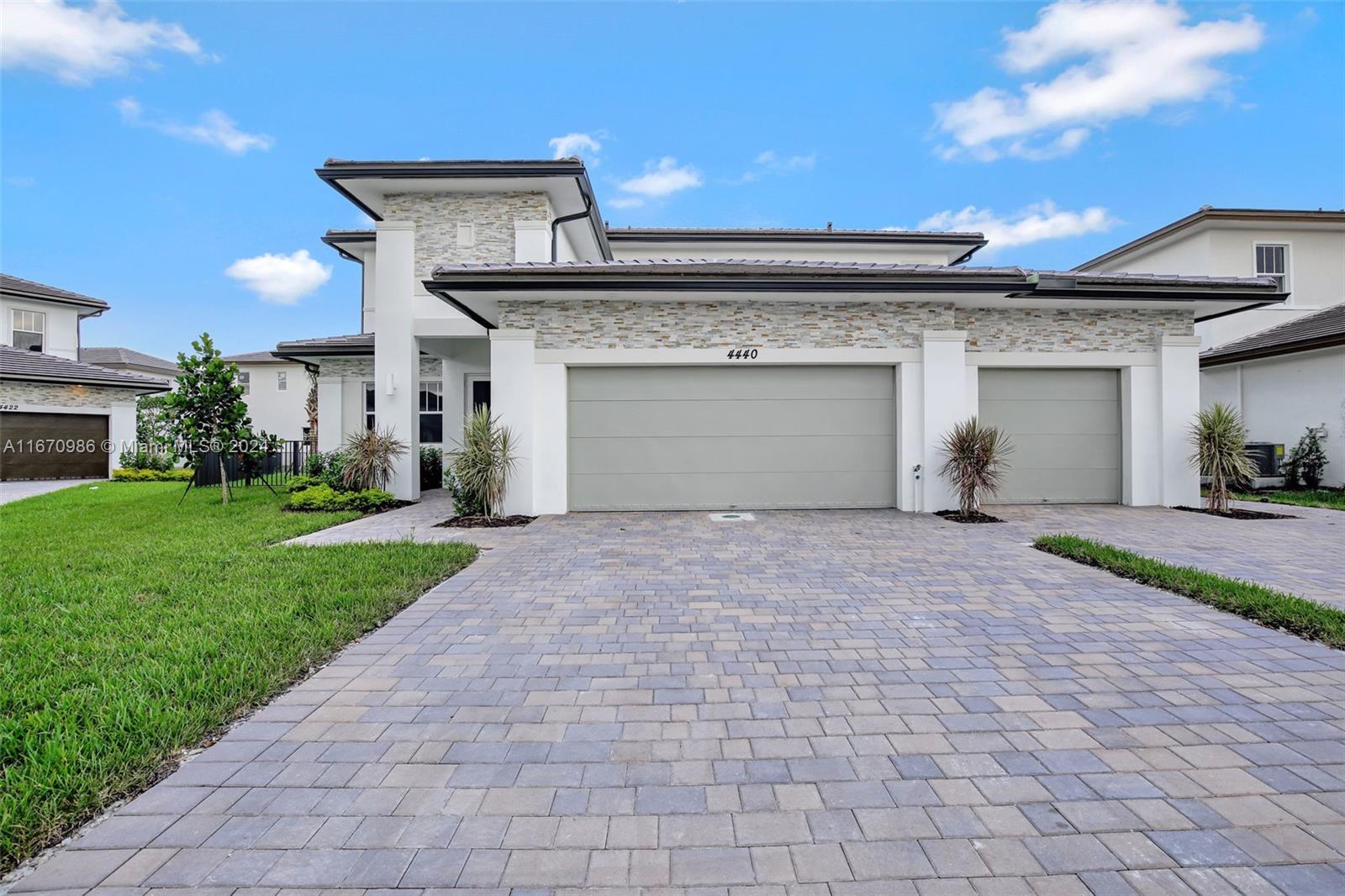 4440 SW 122nd Way