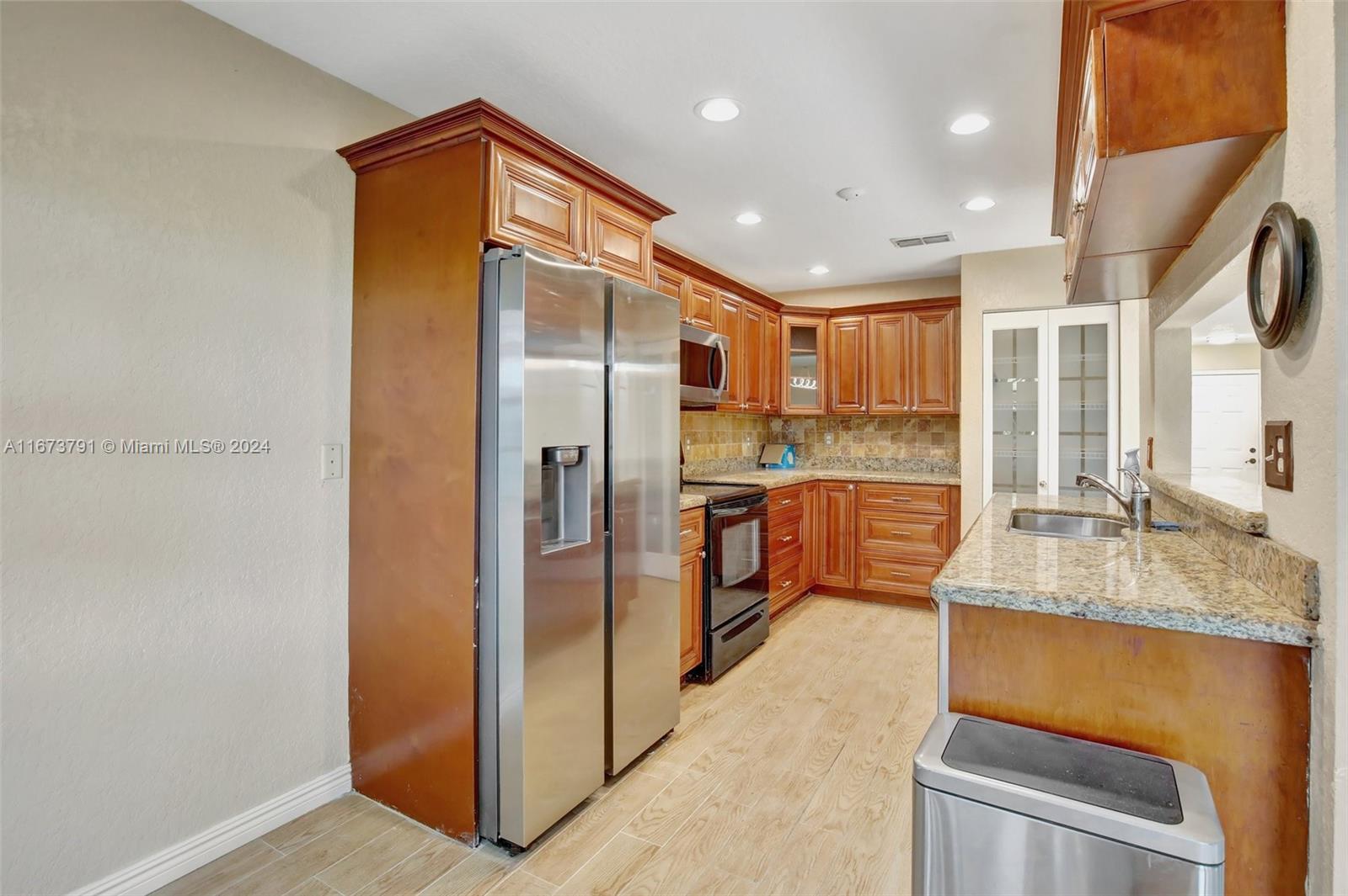 9187 Vineyard Lake Dr