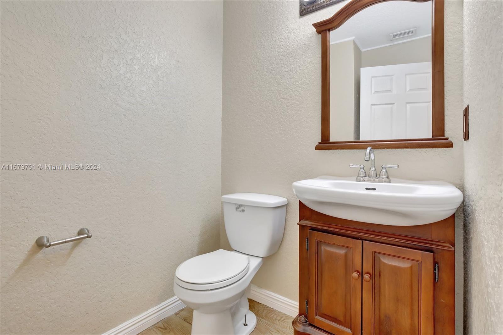 9187 Vineyard Lake Dr