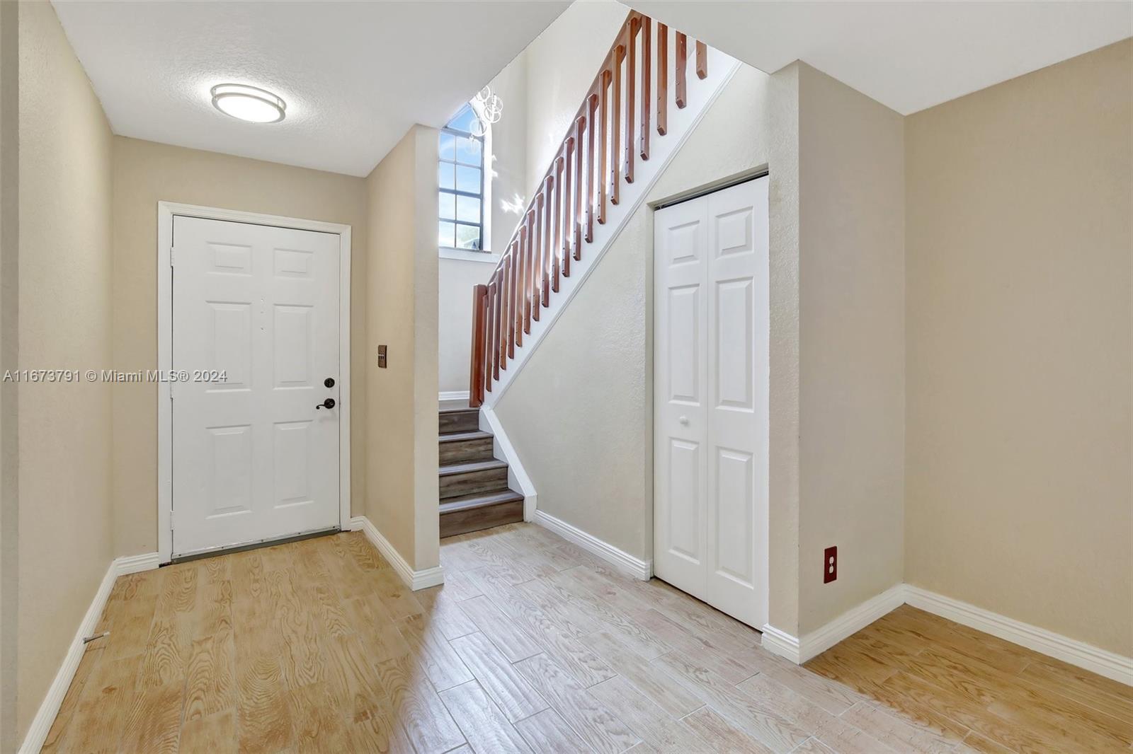 9187 Vineyard Lake Dr