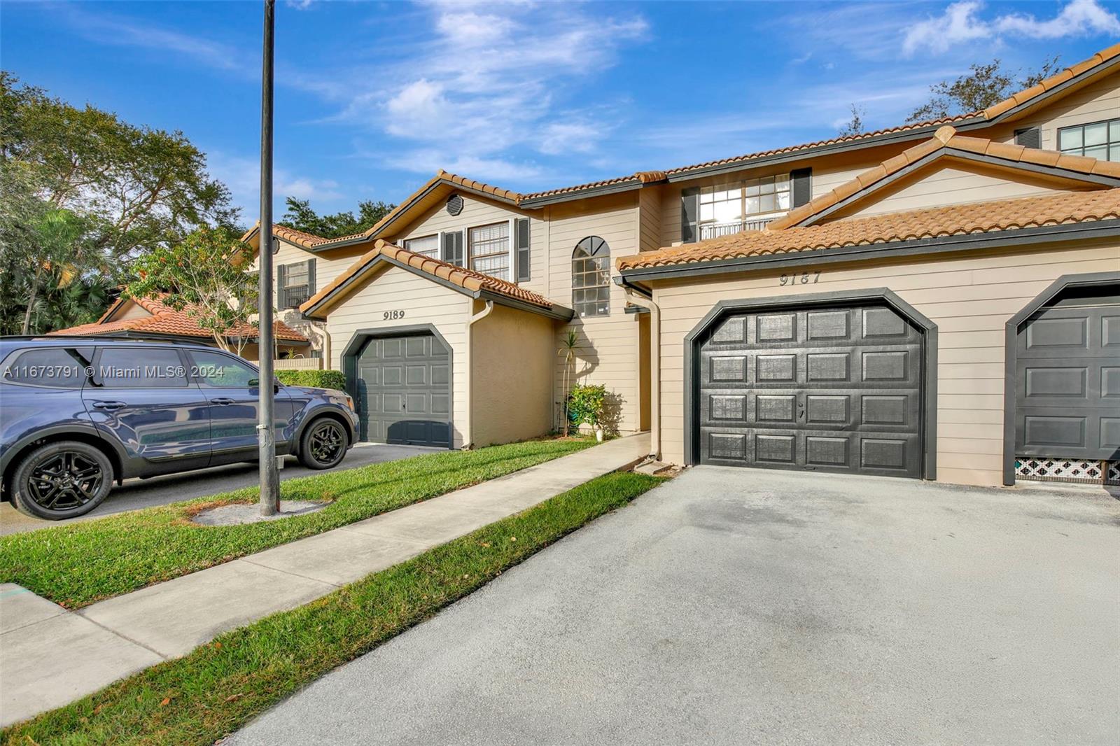 9187 Vineyard Lake Dr