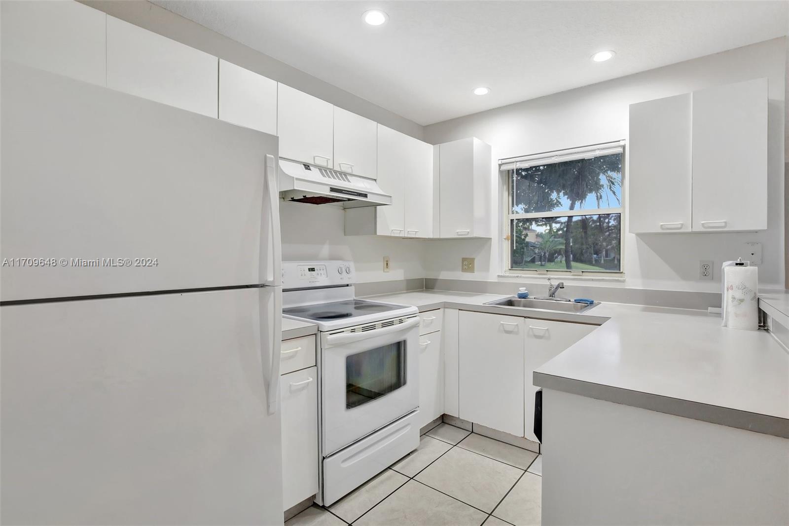 10690 NW 12th Dr