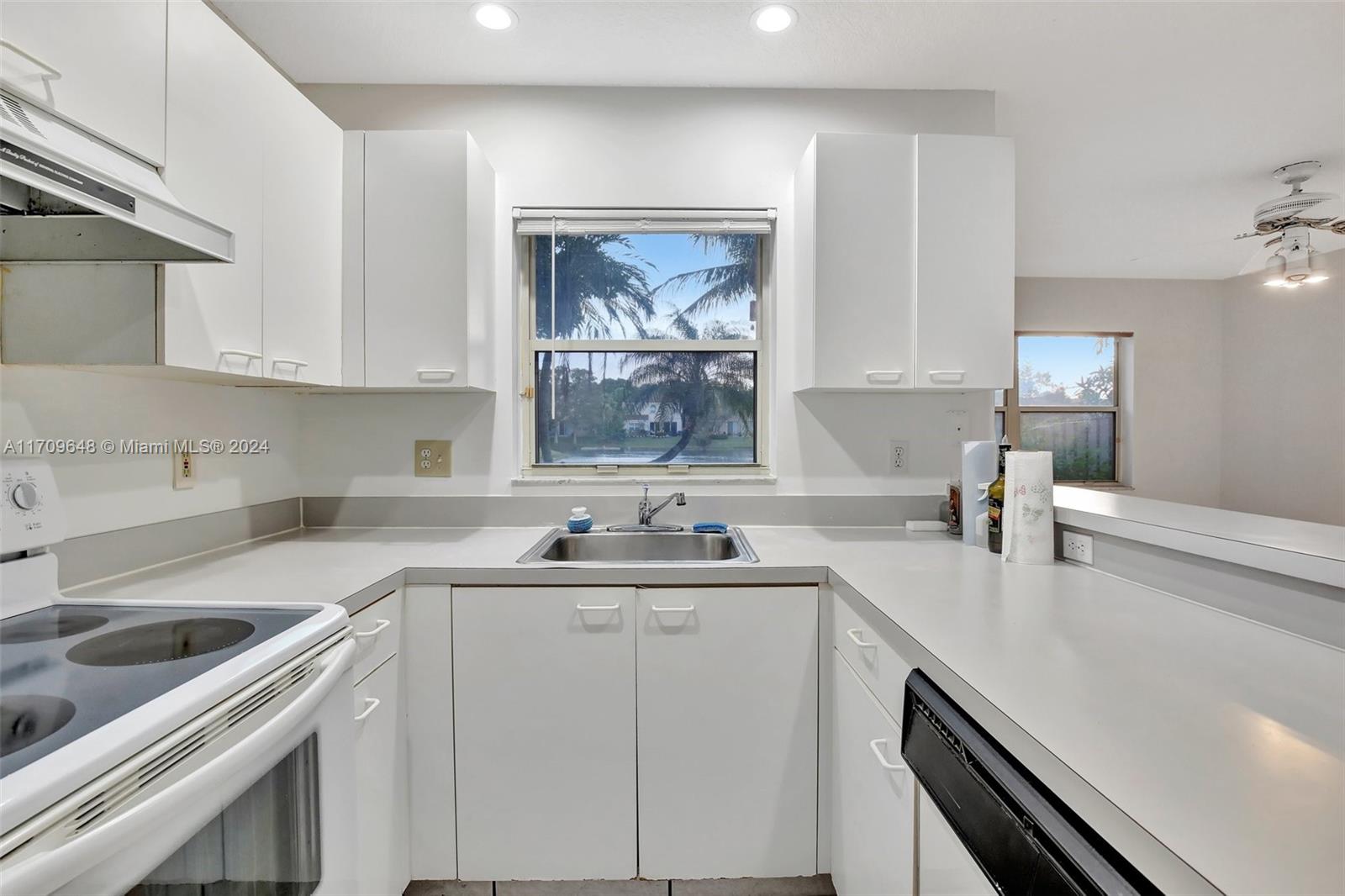 10690 NW 12th Dr