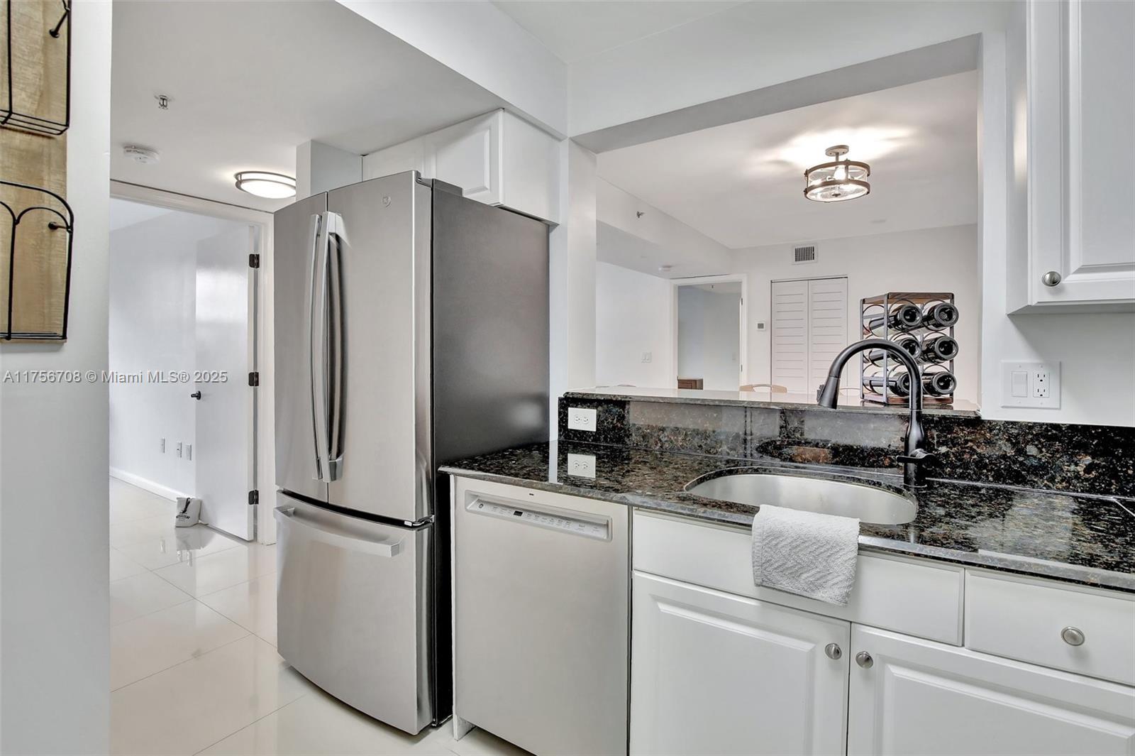 2711 Ocean Club Blvd # 107
