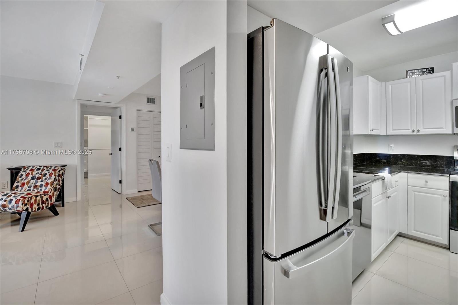 2711 Ocean Club Blvd # 107