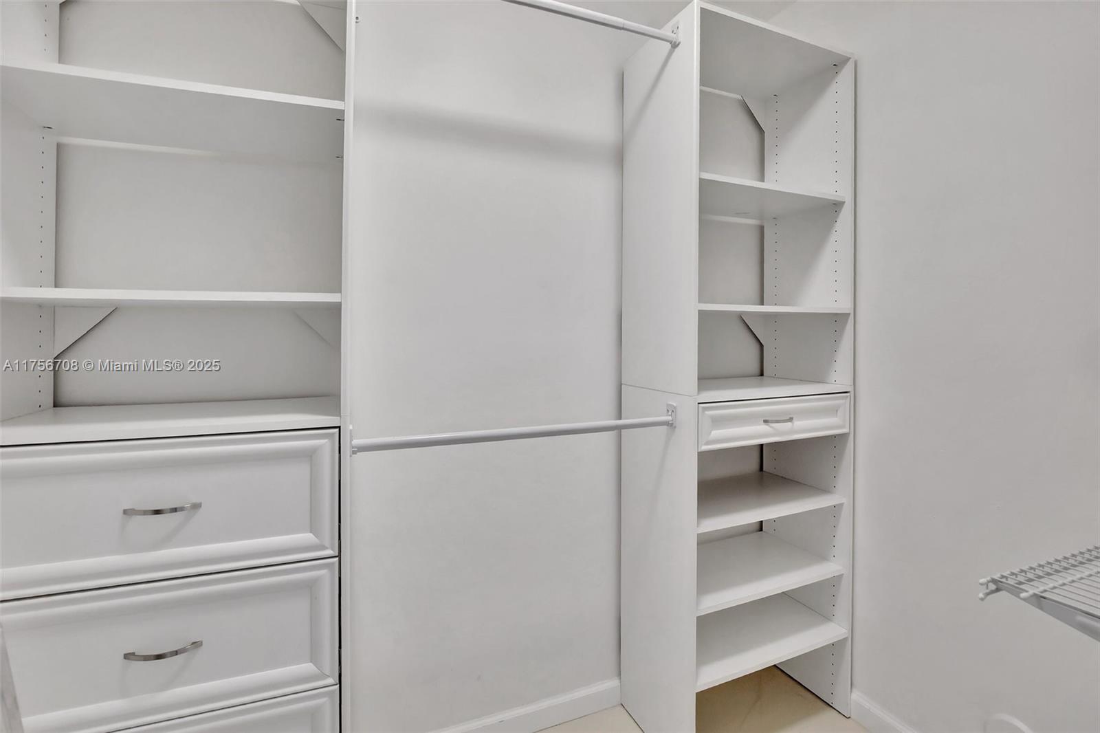 2711 Ocean Club Blvd # 107
