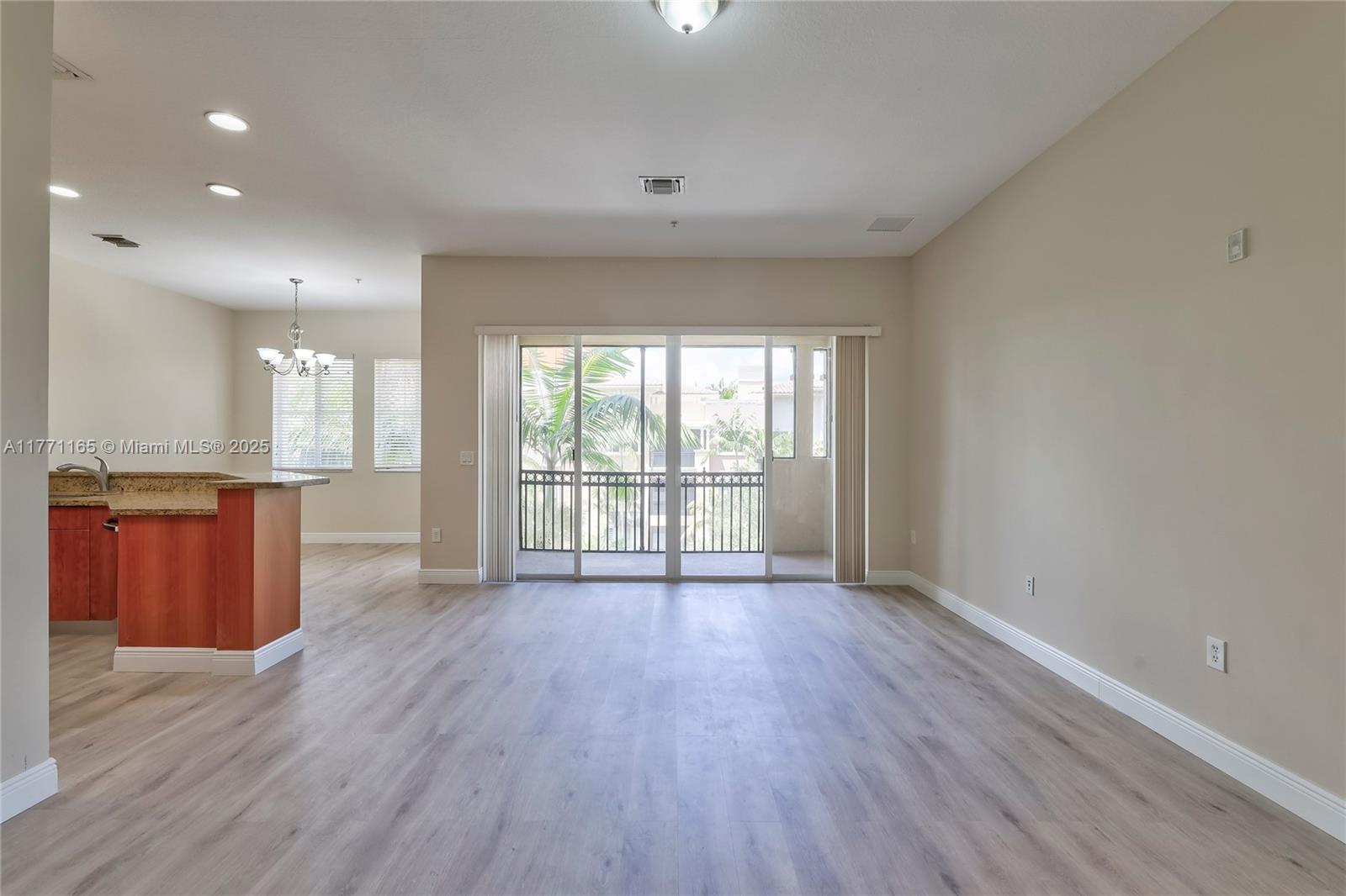 2901 NW 126th Ave # 422 Unit: 2-422
