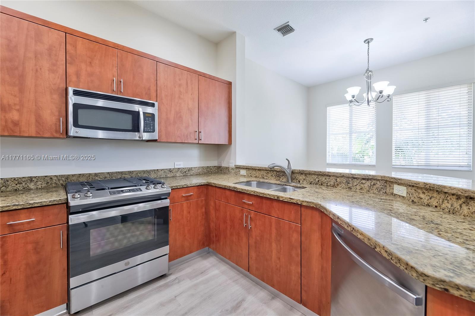 2901 NW 126th Ave # 422 Unit: 2-422