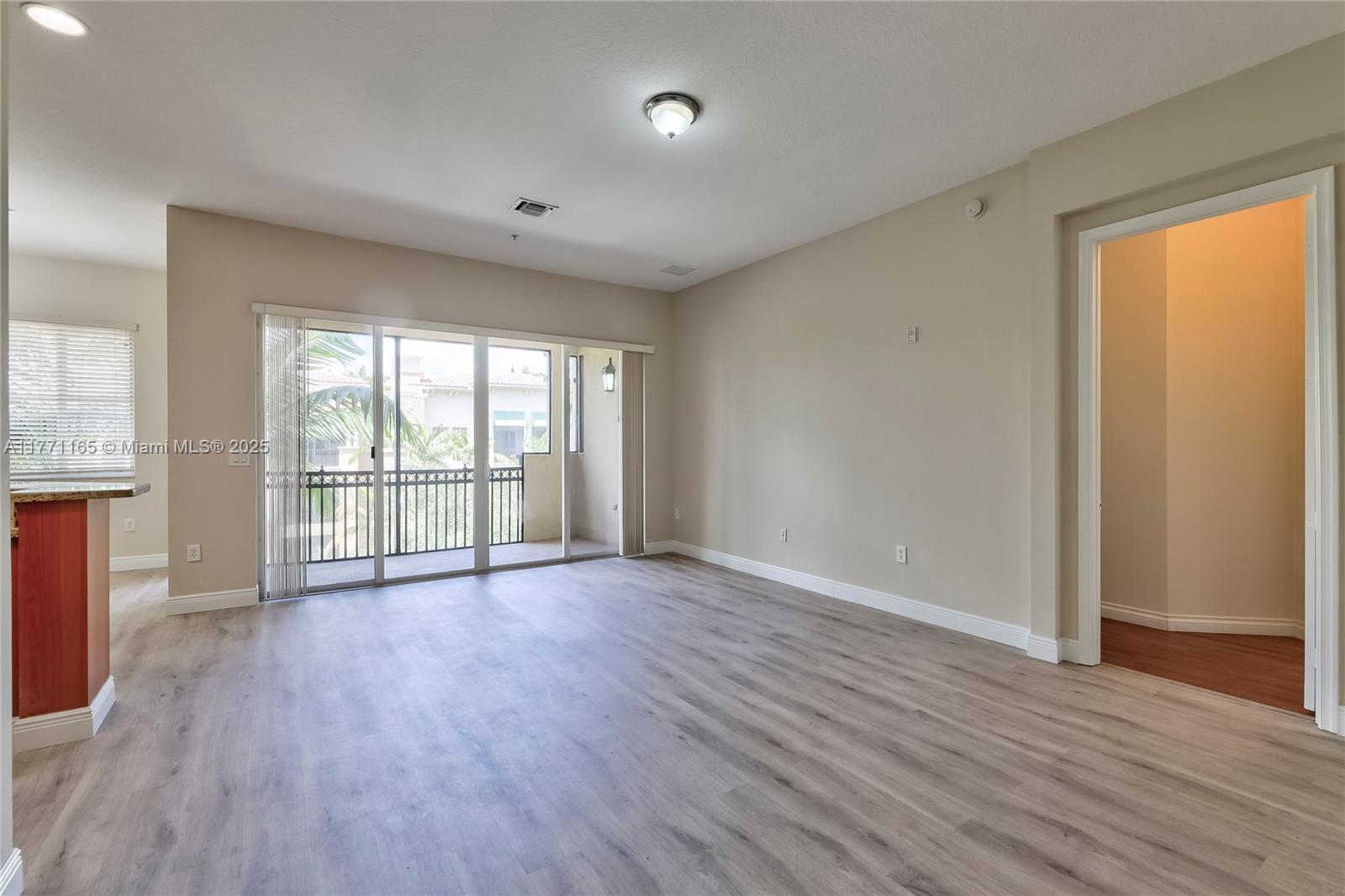 2901 NW 126th Ave # 422 Unit: 2-422