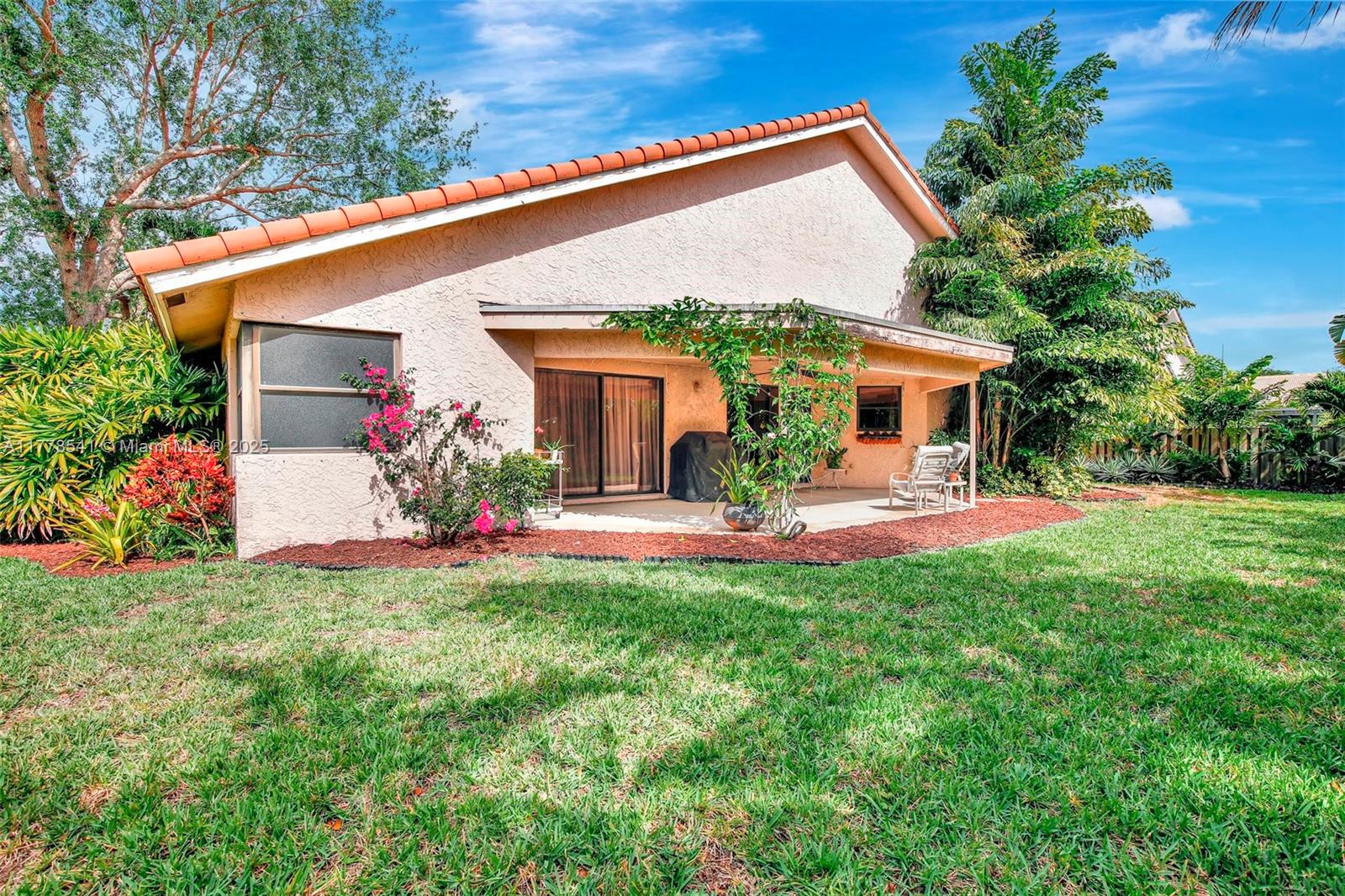 3272 Beechberry Cir