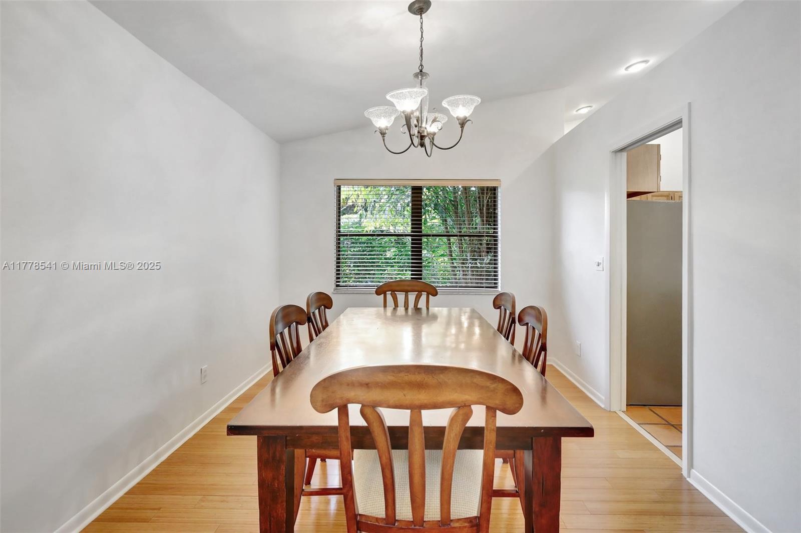 3272 Beechberry Cir