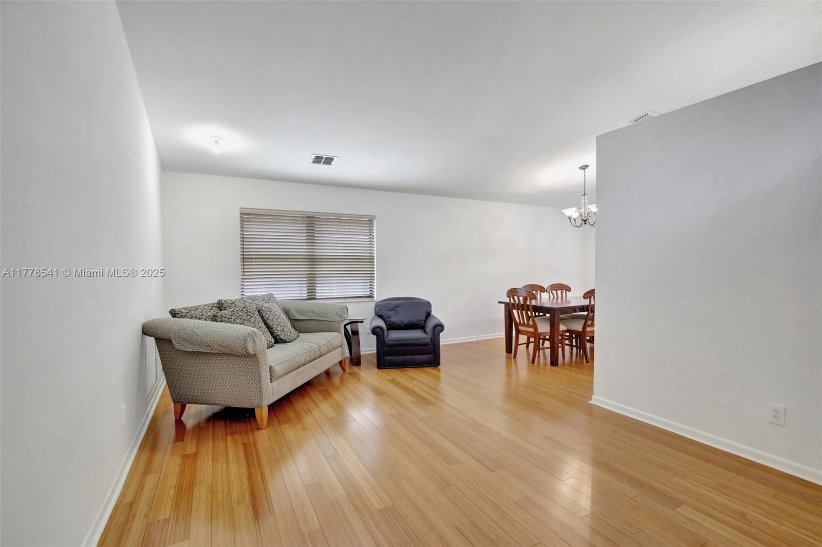 3272 Beechberry Cir