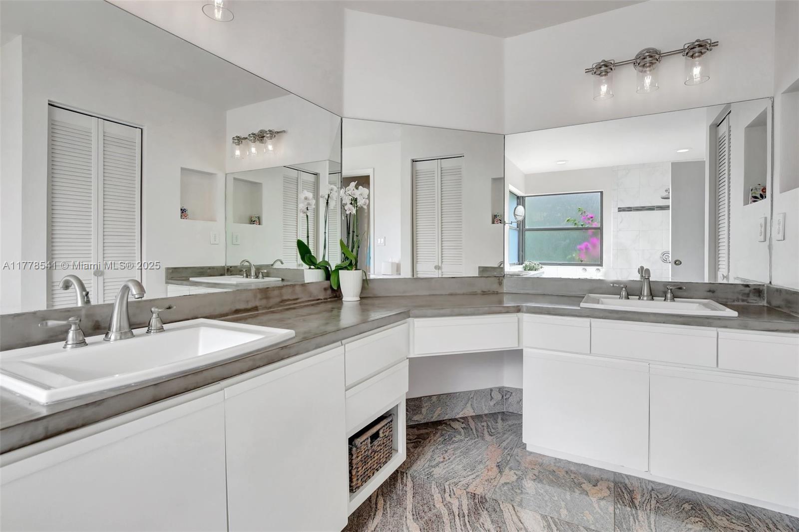 3272 Beechberry Cir