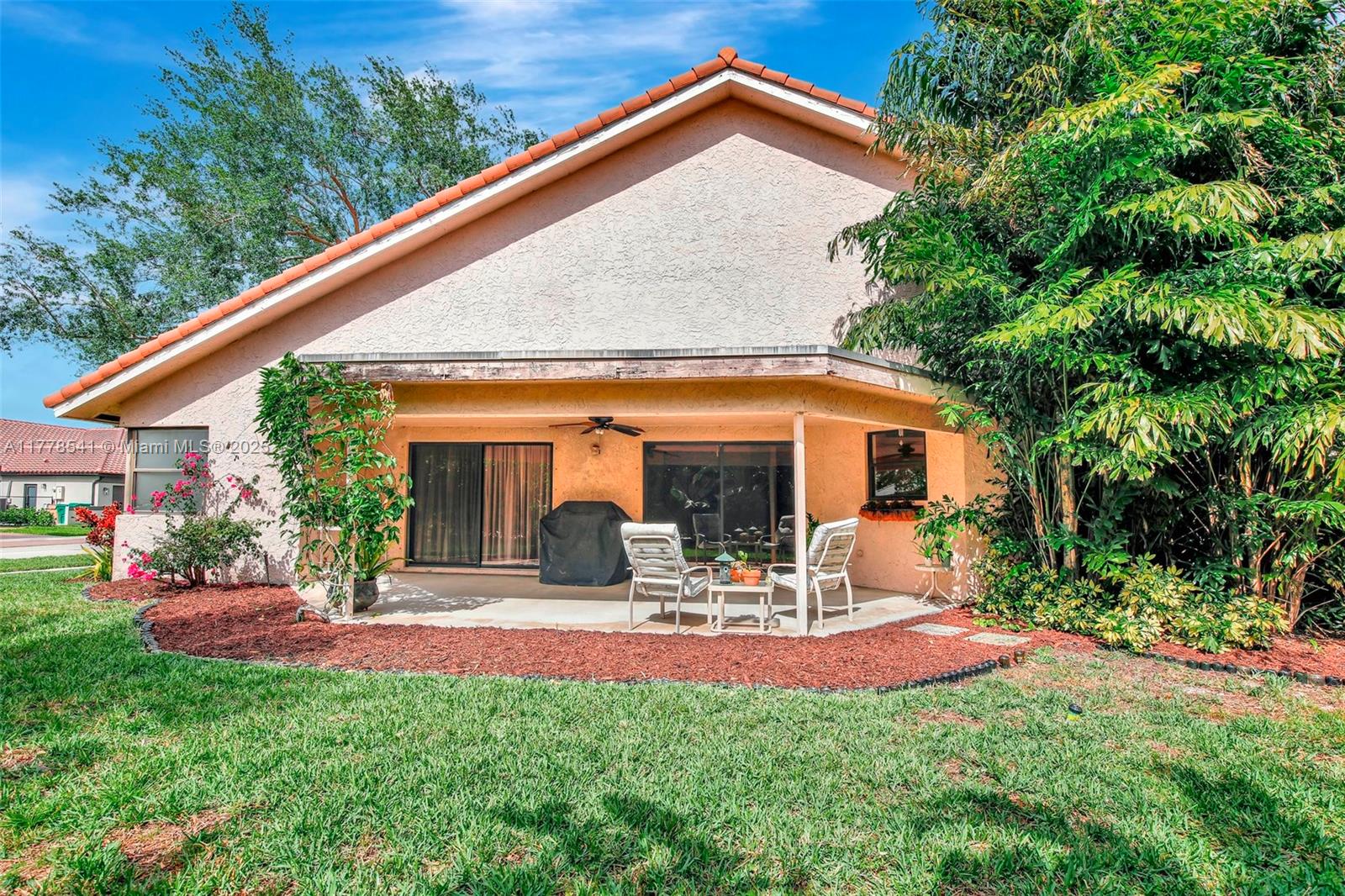 3272 Beechberry Cir