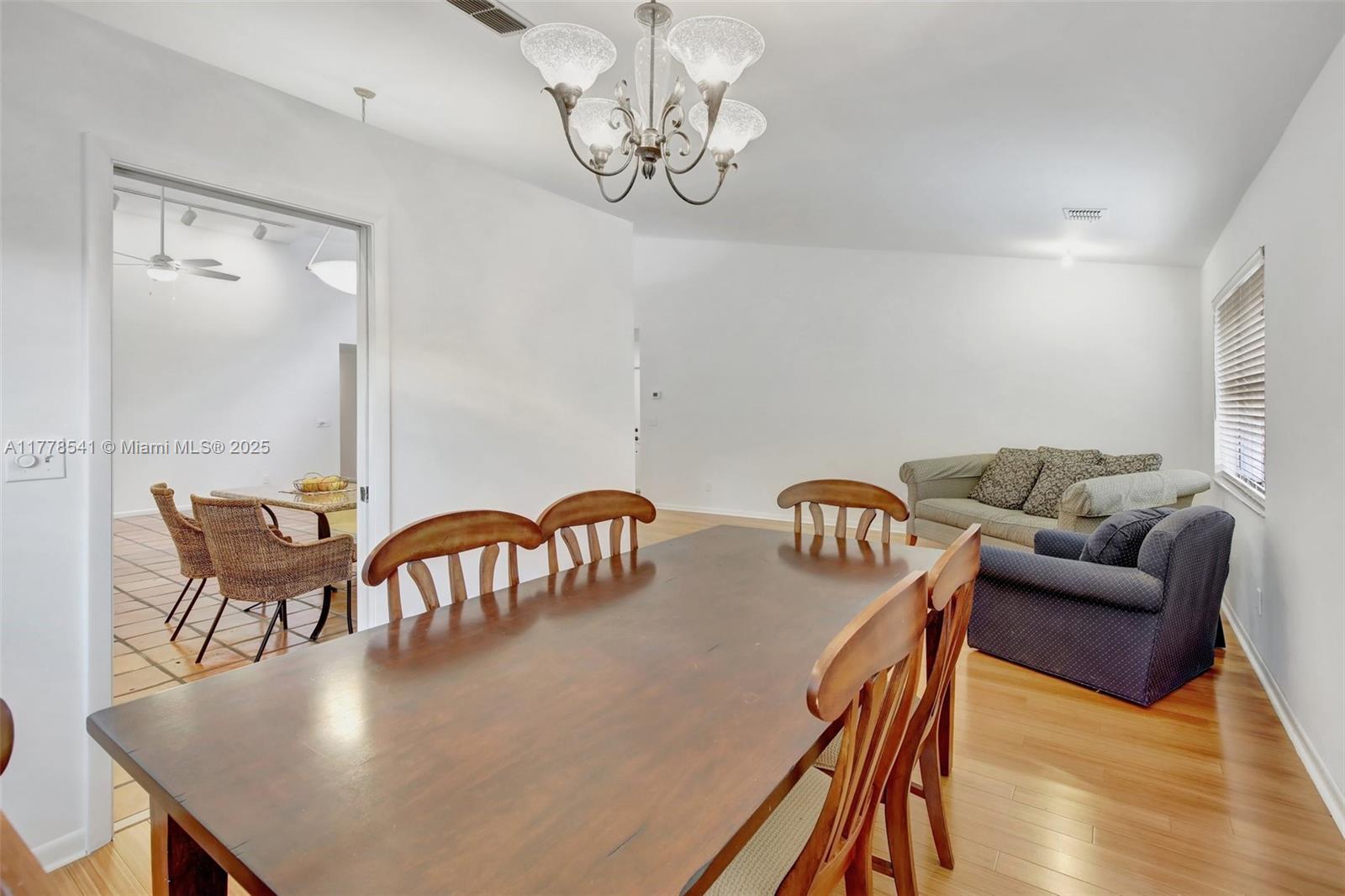 3272 Beechberry Cir