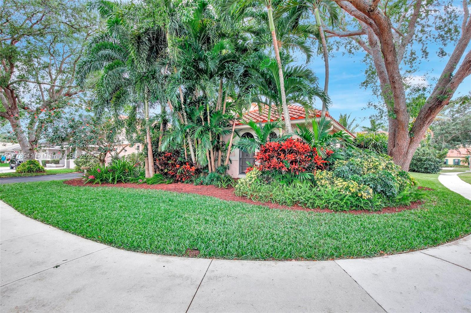 3272 Beechberry Cir