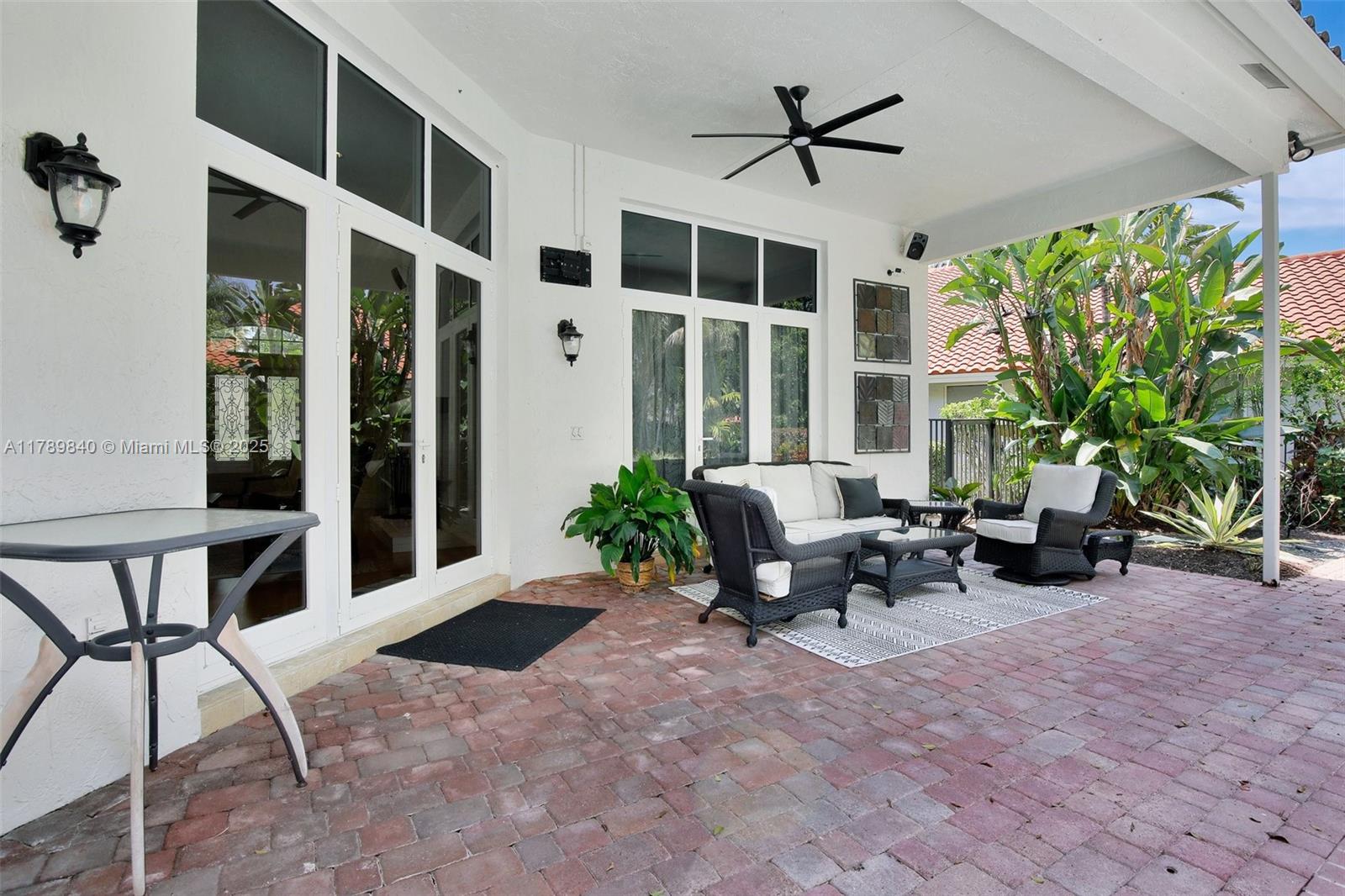 3082 Lakewood Cir