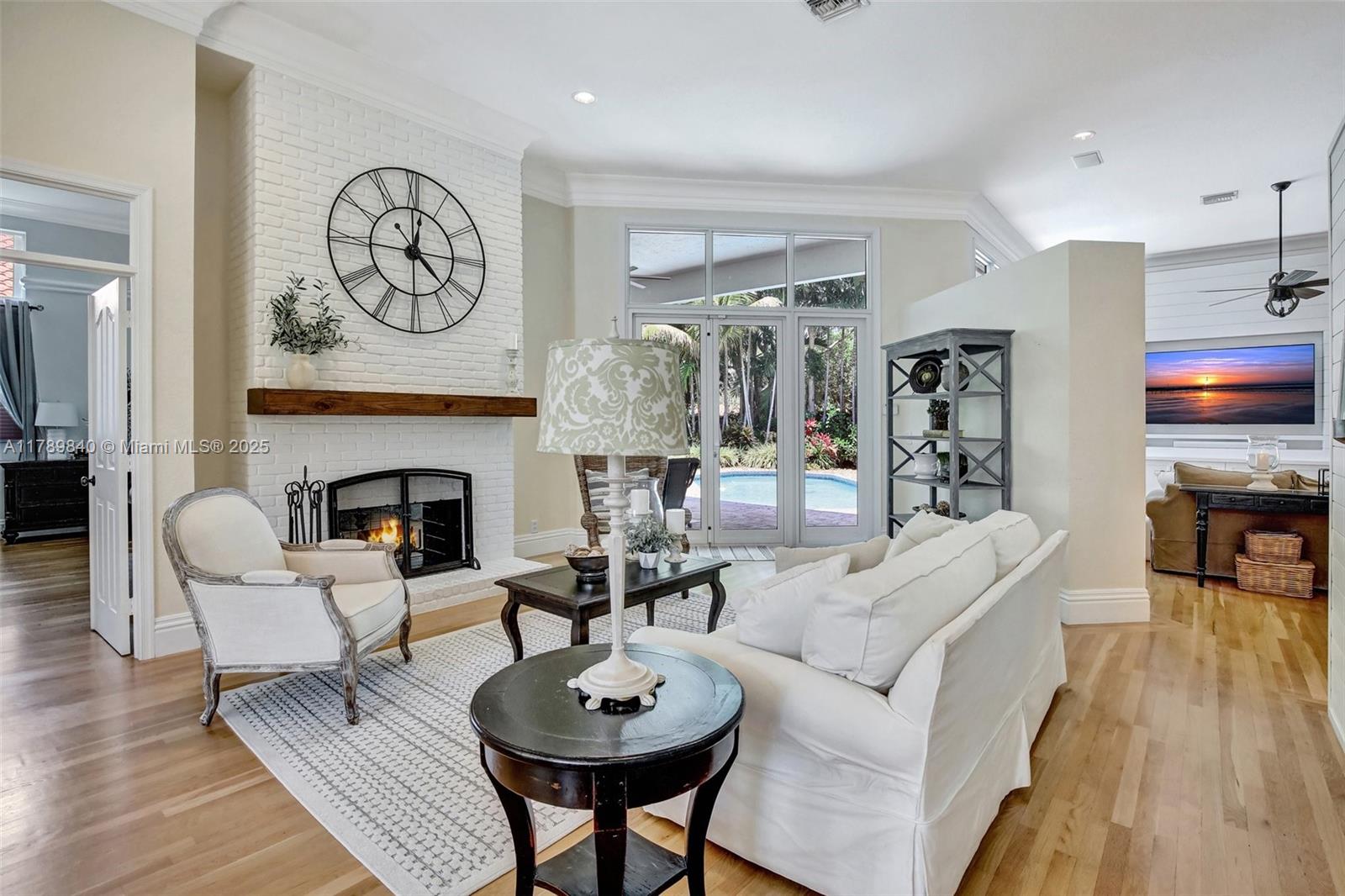 3082 Lakewood Cir